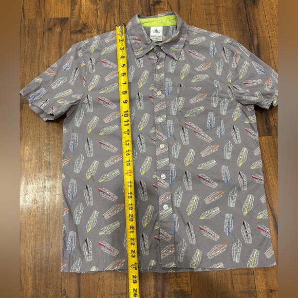 Disney Monorail Short Sleeve Button Down Men’s XS Gray Shirt - Picture 7 of 8